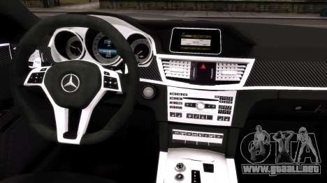 Mercedes-Benz E212 en kit de carrocería de Brabu para GTA 4