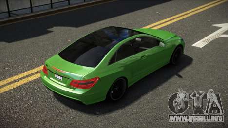 Mercedes-Benz E500 Coupe LR para GTA 4