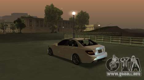 Mercedes-Benz C63 AMG (YuceL) para GTA San Andreas