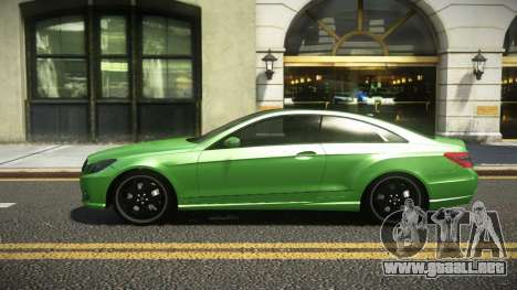 Mercedes-Benz E500 Coupe LR para GTA 4