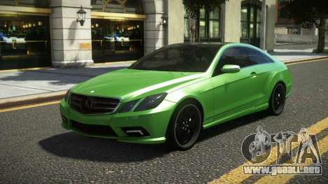 Mercedes-Benz E500 Coupe LR para GTA 4