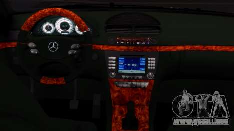 Mercedes-Benz E63 AMG Black para GTA 4