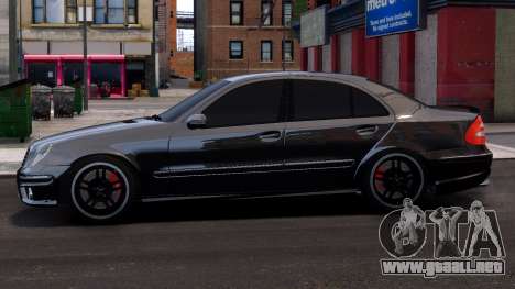 Mercedes-Benz E63 AMG Black para GTA 4