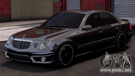 Mercedes-Benz E63 AMG Black para GTA 4