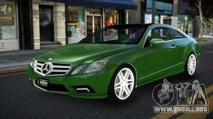 Mercedes-Benz E500 LF para GTA 4